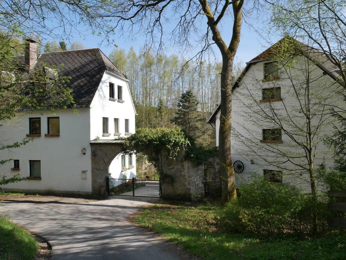 Grünlasmühle Brand Exterior foto